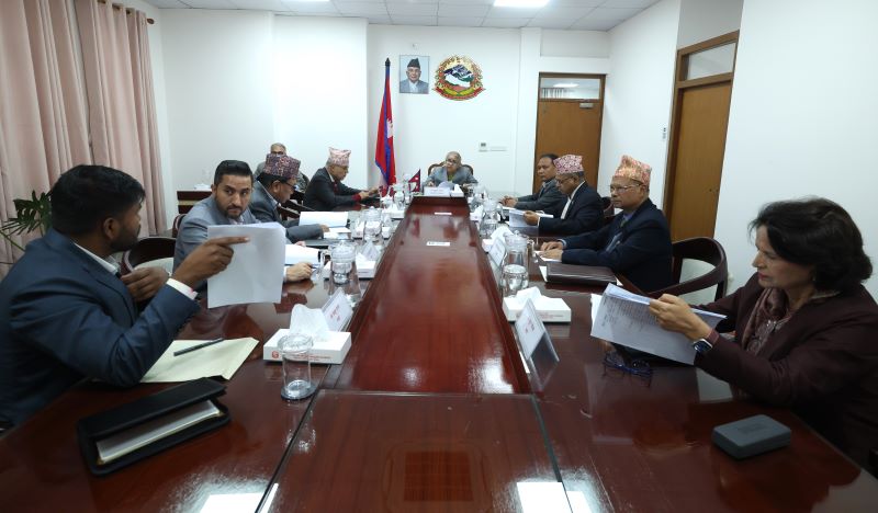 नगद कारोबारको सीमा घटाइयो, अब५ लाखमाथि अनिवार्य बैंकमार्फत